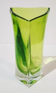 Vintage grüne Kunstglas Vase mundgeblasen dreieckig Murano Stil Mid Century - Bild 1 von 17