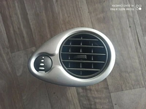 AERATEUR DROITE RENAULT CLIO III 3 220410 / 211294012 - Foto 1 di 5