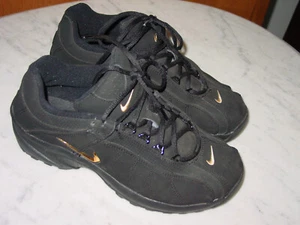 2015 Nike VXT Nubuck Suede Black/Metallic Gold 313195-071 Shoes! Size 9.5 - Picture 1 of 15