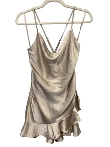 Selfie Leslie Hey Girl Ruffle Hem Romper Size Large Sleeveless Champagne Party - Picture 1 of 9