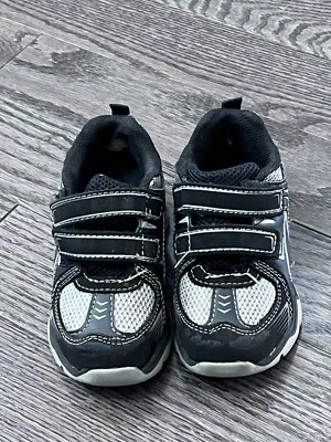 Zapatillas deportivas de dos correas Athletic Works para niños pequeños, tallas 7-12 Foto 1 de 4