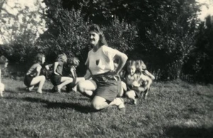 France Fives Lille Catholic Group Ames Vaillantes Origny en Thierache Photo 1946 - Picture 1 of 3