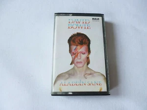 DAVID BOWIE ~ ALADDIN SANE ~ 1981 RCA UK ROCK CASSETTE TAPE ~ RARE BLUE TEXT - Picture 1 of 6