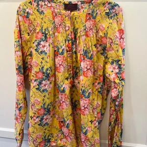 Liberty of London J. Langarmbluse mit Rundhalsausschnitt - Bild 1 von 4