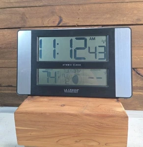 La Crosse Technology Atom Digital Wanduhr mit Mondphase SCHÖN  - Bild 1 von 5