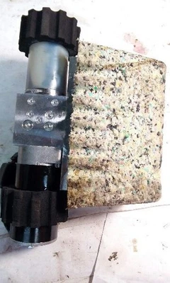 07-13 BMW 328i Convertible Top Motor Hydraulic Control Motor - Image 1 of 4