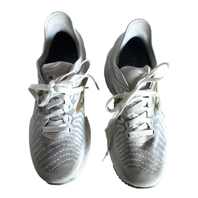 Zapatos para correr New Balance Fresh Foam X 860v11 para mujer talla 7,5 plateados | blancos Foto 1 de 4