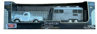 Motor Max American Classics ~ Camión Plymouth blanco 1:43 con remolque de viaje, nuevo en caja Foto 1 de 4