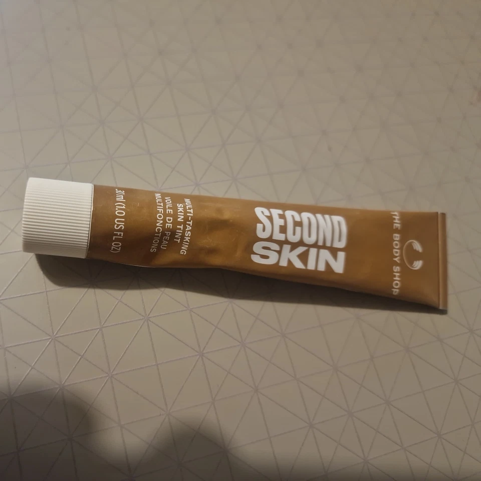 Body Shop Second Skin Tint Tan 1C 30ml | Multi-Tasking | Vegan - Image 1 of 1