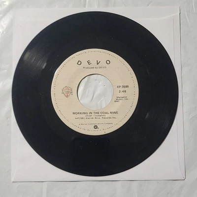 Devo ~ Working In The Coal Mine/ Same ~ Warner Bros. 45 RPM Record Foto 1 de 4