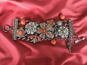 Betsey Johnson Koralle Orange Glam Kristall Blume Käfer Biene SUPER GLITZERND Armband - Bild 1 von 6