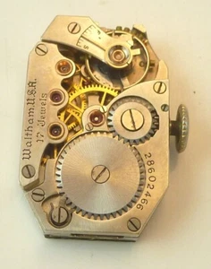Waltham 737 Wrist Watch Movement - Good Balance -  Parts / Repair - Picture 1 of 6