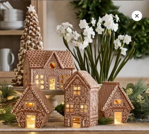 Set Of 4 Gingerbread Ceramic Houses - Picture 1 of 9