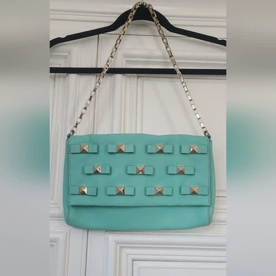 Monedero Kate Spade verde menta con tachuelas y pajaritas Foto 1 de 4