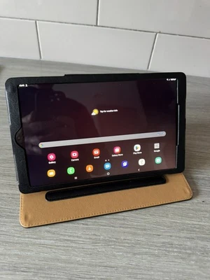 Samsung Galaxy Tab A SM-T515 Tablet 10.1" 32GB bundle - Image 1 of 4