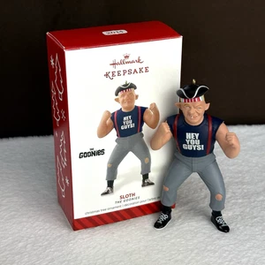 RARO! 2014 The Goonies Sloth 'Hey You Guys' Hallmark Keepsake decorazione natalizia - Foto 1 di 7