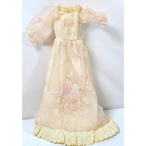 Hecho a mano vintage Barbie/muñeca de moda vestido hasta el suelo rosa beige tul encaje - Imagen 1 de 20