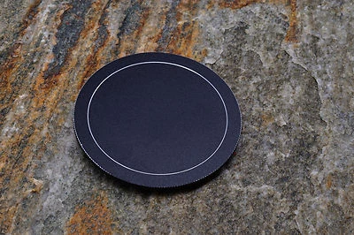  One 62mm Generic Metal Screw In Front Lens Cap Nikon Canon Minolta Pentax #2972 - Image 1 of 2
