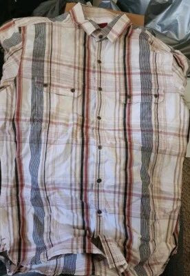 Camisa occidental de manga corta ajustada Alfani para hombre. Talla Mediano. Venta al por menor $45 Foto 1 de 4