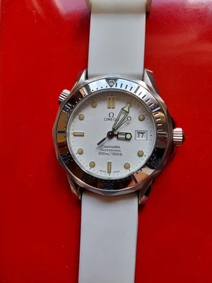 Reloj Omega Seamaster Niños Cuarzo Esfera Blanca Correa Silicona y Acero Usado De Japón Foto 1 de 4
