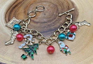Pulsera colgante retro vintage de Navidad con 7 dijes bastón de caramelo árbol de medias de Santa - Imagen 1 de 13