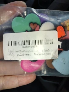 Bag of heart charms for crocs, different colors and sizes, new, pallet haul - Picture 1 of 2