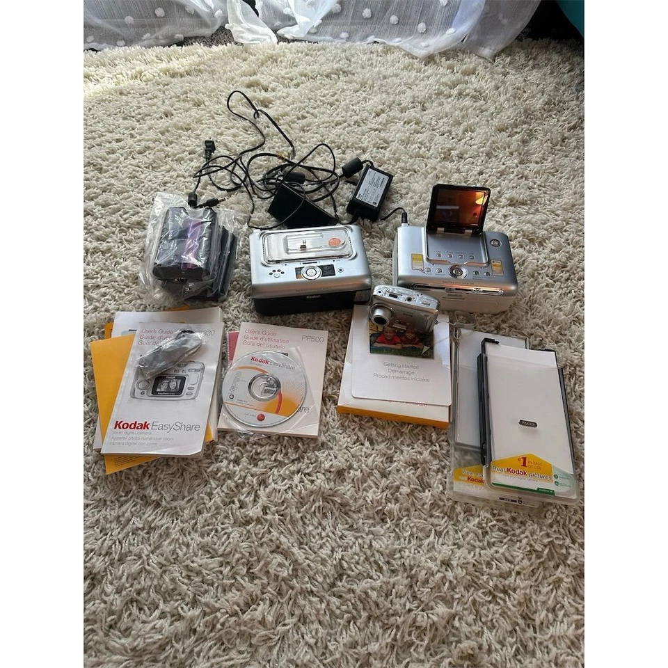 Kodak EasyShare Bundle With 2 Printer Docks And Camera. See Details. - Image 1 of 4