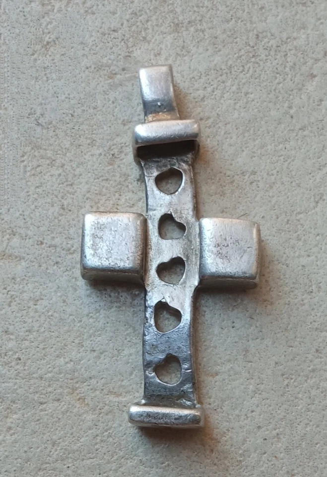 Vintage piccolo crocifisso traforato in argento 925, small silver crucifix - Immagine 1 di 3
