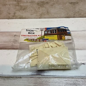 AIRFIX CONSTRUCTION KIT, SIGNAL BOX # 4005, HO / OO GAUGE, VINTAGE KIT - Picture 1 of 3