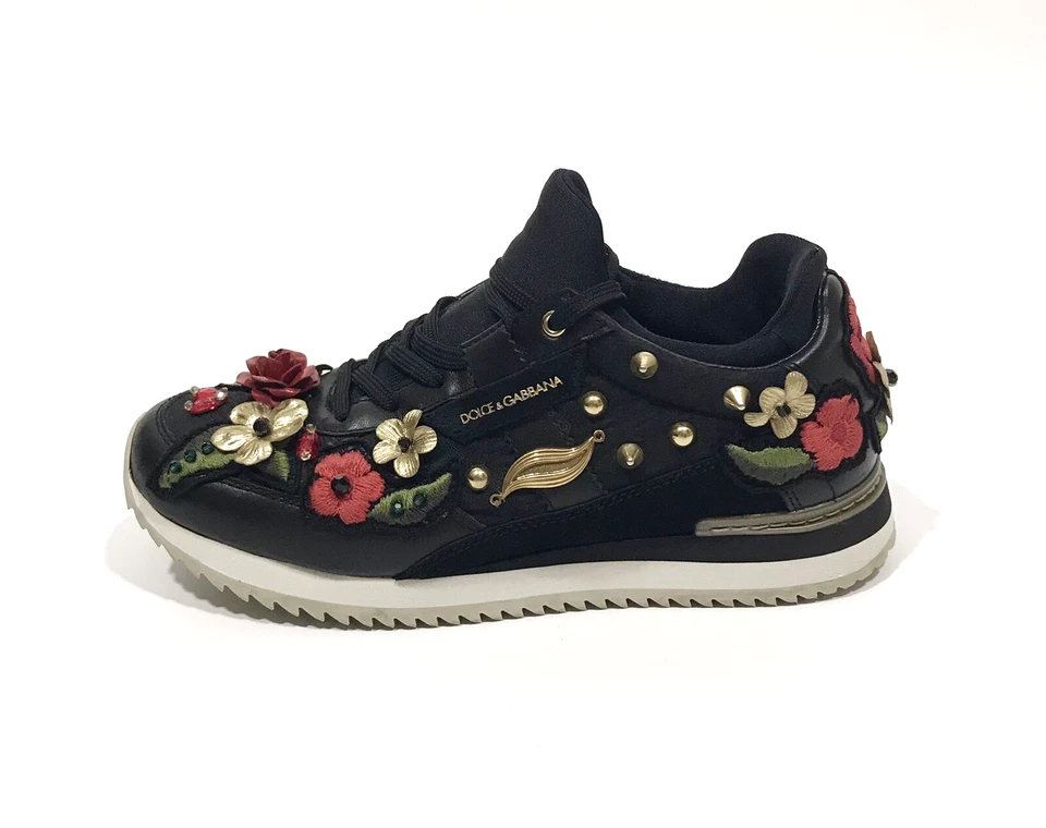 Sneakers donna Dolce & Gabbana con borchie ricamate impreziosite da fiori tag... - Immagine 1 di 4