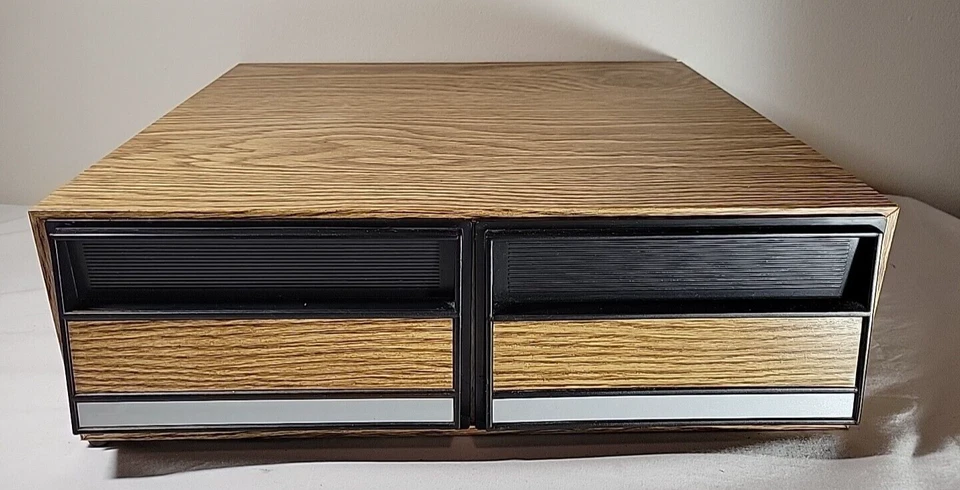 Gabinete de cinta de casete de video vintage/VHS/para 24/madera sintética Foto 1 de 4