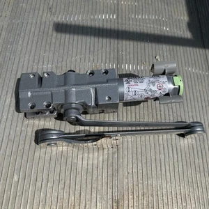 LCN 4011/4021 CHIUDIPORTA COMMERCIALE PESANTE ALLUMINIO LH O RH funziona come 4040XP - Foto 1 di 7