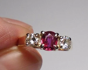 9ct gold Ruby and Diamond ring - Picture 1 of 6