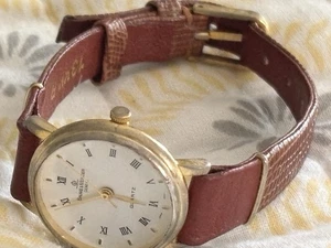 Vintage Baume & Mercier Geneve Ladies Quartz Watch Leather Strap Japan - Picture 1 of 10