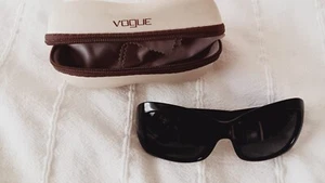 ältere Vogue Sonnenbrille Nachlassauflösung - Bild 1 von 5