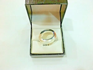 NEW City by City CBC Macy's Silver Tone Oval Shaped Ring Size 9........ NICE - Picture 1 of 2