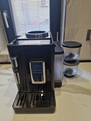 De'Longhi Rivelia EXAM440.35.B Macchina da Caffè Automatica - Nero Onice - Immagine 1 di 4