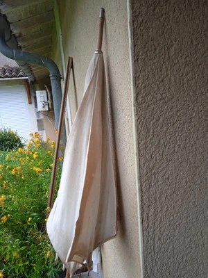 Ancienne Ombrelle Blanche - Photo 1/4