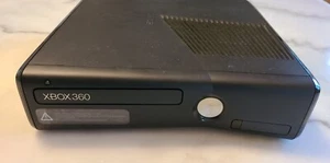 Microsoft Xbox 360 S Model 1439 Black Console 250GB - ONLY FOR PARTS AS IS - Picture 1 of 3