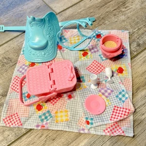 Accessori picnic BARBIE NIBBLES HORSE LOVIN 1995 vintage - Foto 1 di 3