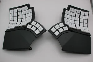 MoErgo Glove80 Split Ergonomic Keyboard GLV80-GWL8 White Keycaps Ortholinear - Picture 1 of 5