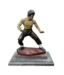 Vintage Bruce Lee Keramik Skulptur Statue Figur handgeformt DAUMENGEBROCHEN - Bild 1 von 15