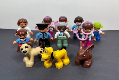 LEGO Duplo Minifigura LOTE Doc McStuffins Pluto Doctor Policía Ciudad Millas Perro Foto 1 de 4