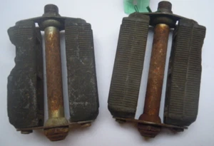 USED PAIR OLD PEDALS BICYCLE ROD BRAKES PEDALI - Picture 1 of 12