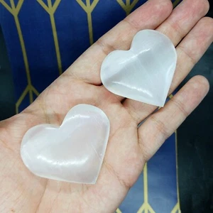 Small Selenite Heart Carving Natural Polished Selenite Crystal Heart With Flash  - Bild 1 von 5