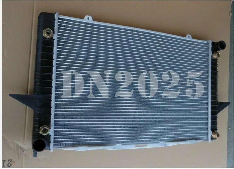 Nuevo RADIADOR PARA 1994-97 Volvo 850 98 Volvo C70 S70 V70 2.3 2.4 2.5 L5 1997 Foto 1 de 1