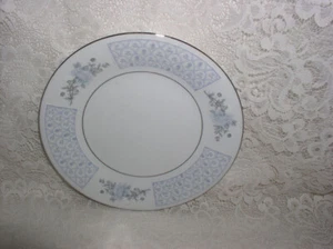 "Plato de postre para ensalada Liling fino China Yung Shen azul gris flores castillo 7-1/4" - Imagen 1 de 3