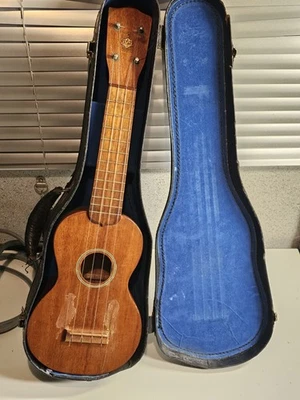 Sam F Chang Ukelele - Image 1 of 4