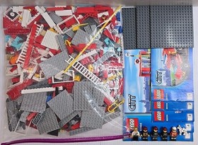 LEGO CITY 60004 FIRE STATION COMPLETE WITH MINIFIGURES & INSTRUCTION MANUALS 