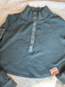 Free People Women's Ribbed Snap Button Pullover Sweatshirt size XS [COPY] - Picture 1 of 5